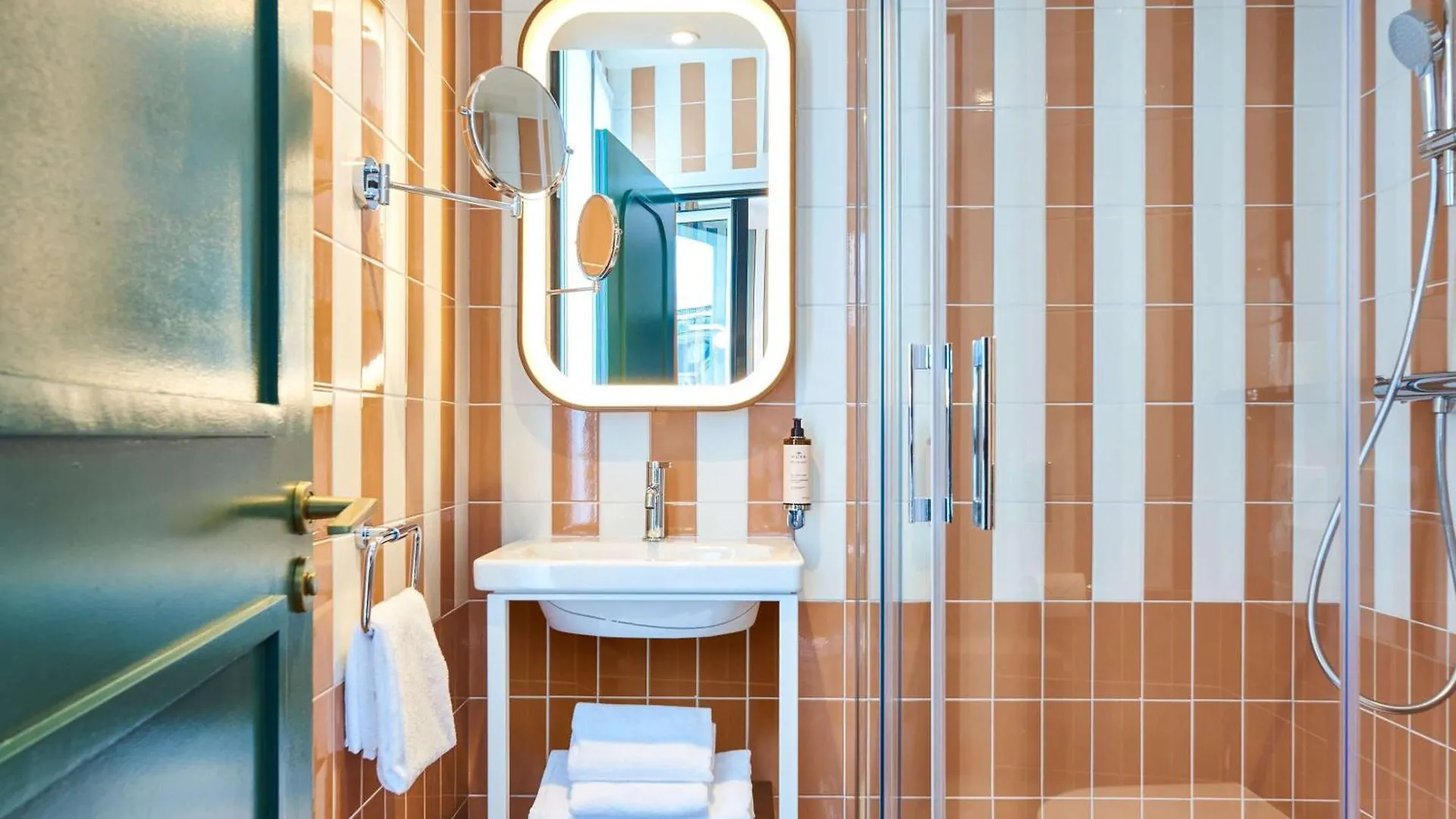 Mercure Butte Montmartre Basilique Hotel 4*